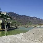 Schwimmkran mit Förderband