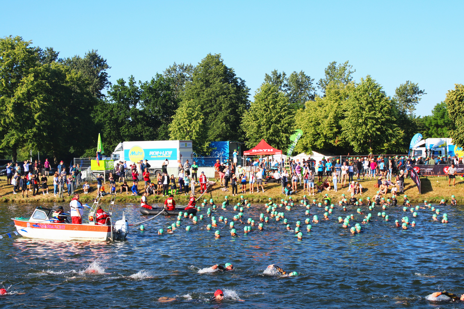 Schwimmstart Datev Challenge Triathlon Roth