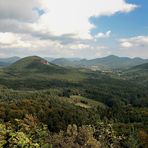 Schwindelerregende Aussichtskanzel über dem Erlenbachtal, man...