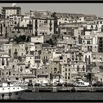 Sciacca, von der Hafenmole aus gesehen / Sciacca, vista dal molo del porto