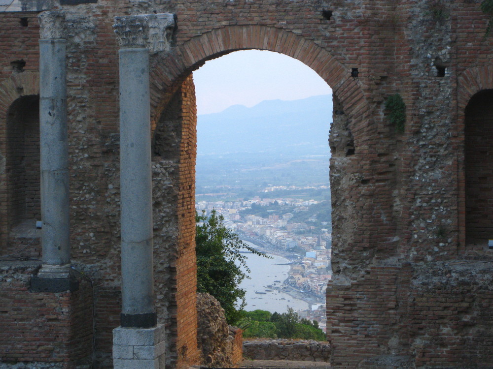 Scorcio dal Teatro Greco