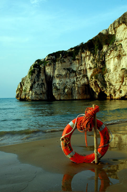 scorcio di spiaggia e mare