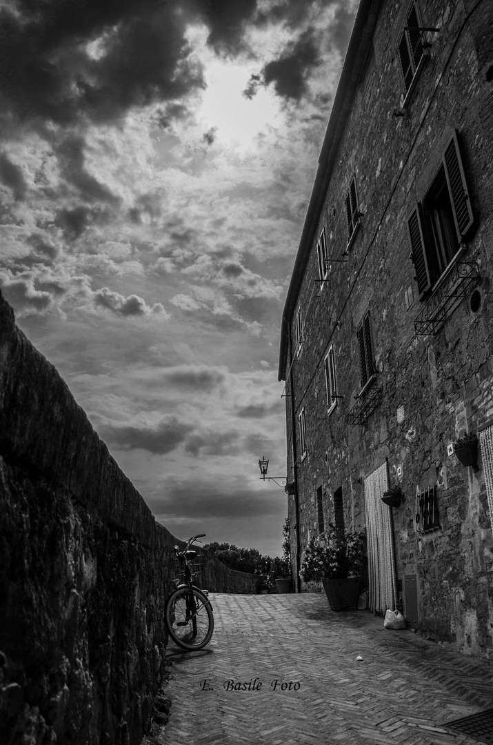 scorcio di un vicolo di Pienza (Si) Italy