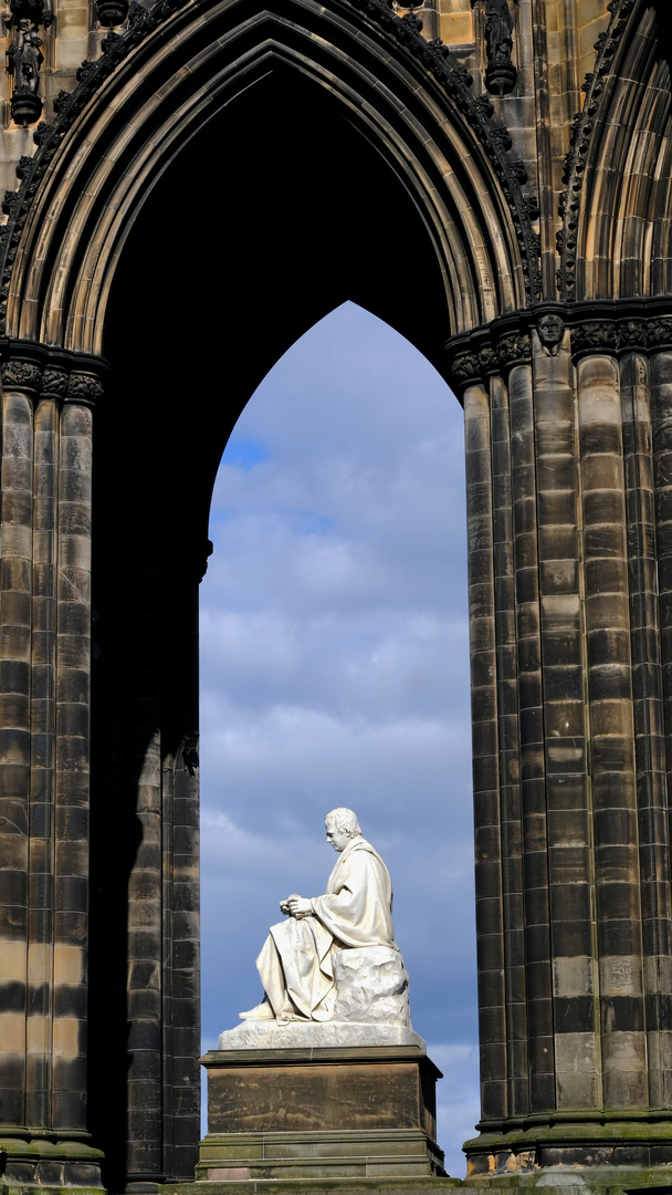 Scott Monument 