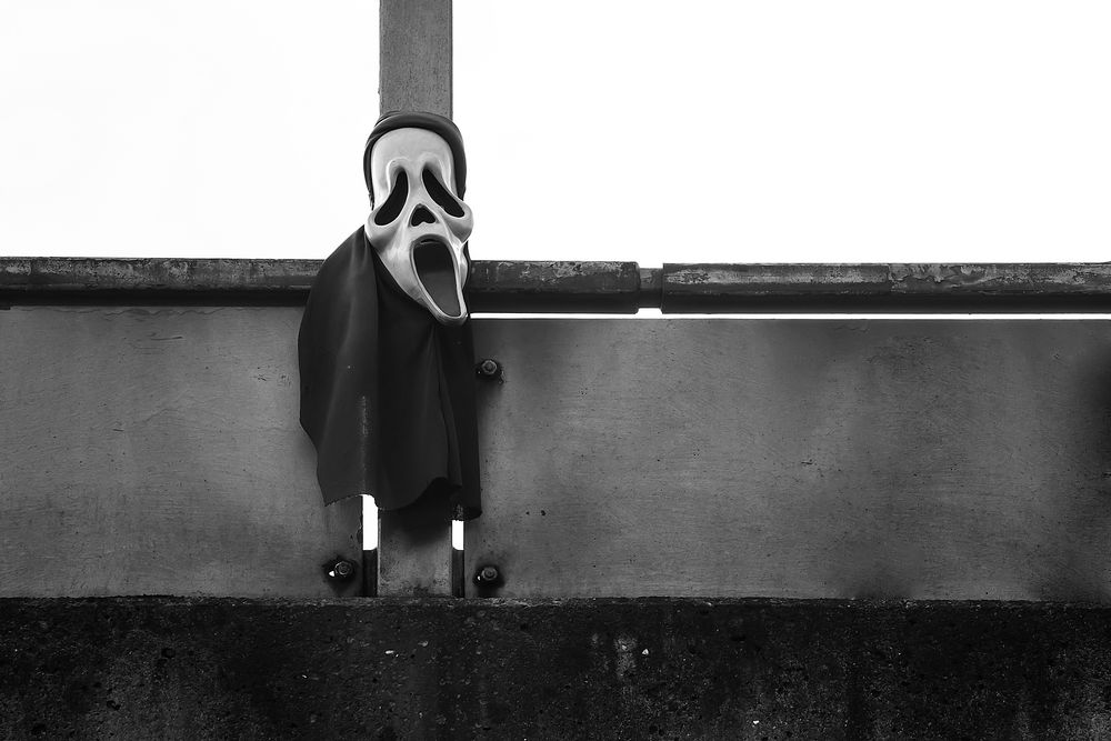 Scream...