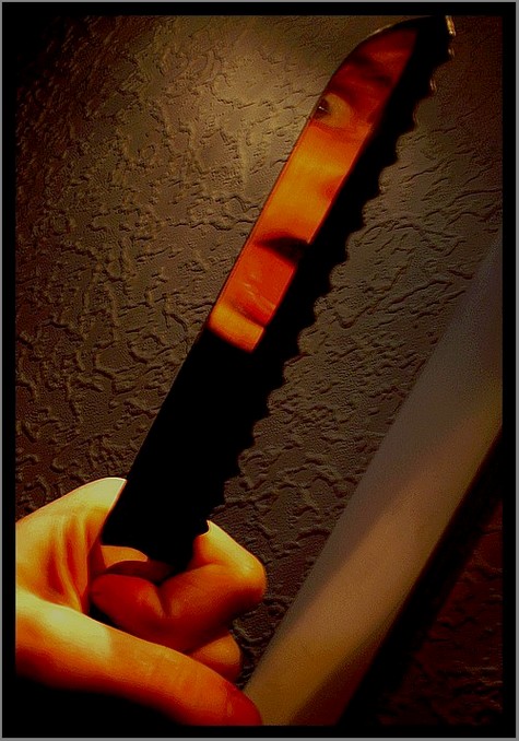 Screaming knife.