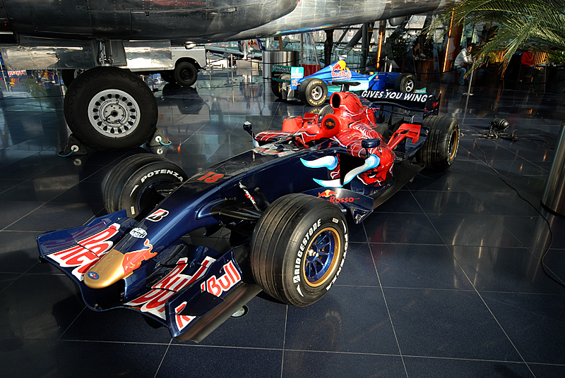 Scuderia Toro Rosso von 2007 im Hangar 7
