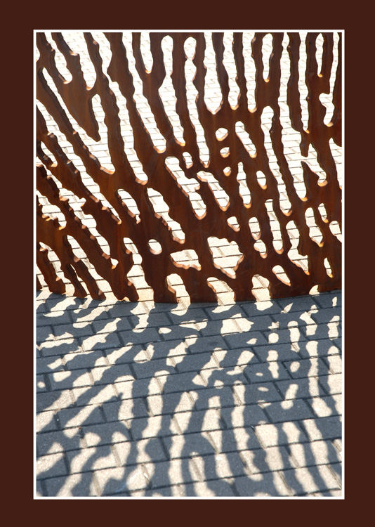 Sculpture shadow