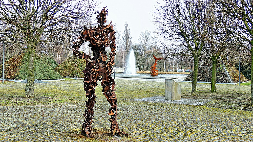 Sculpturen im Businesspark Niederrhein - The Iron Man