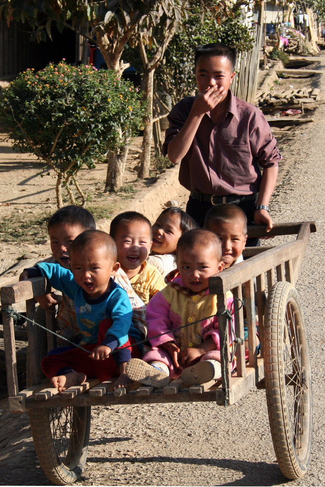 Scuolabus laotiano