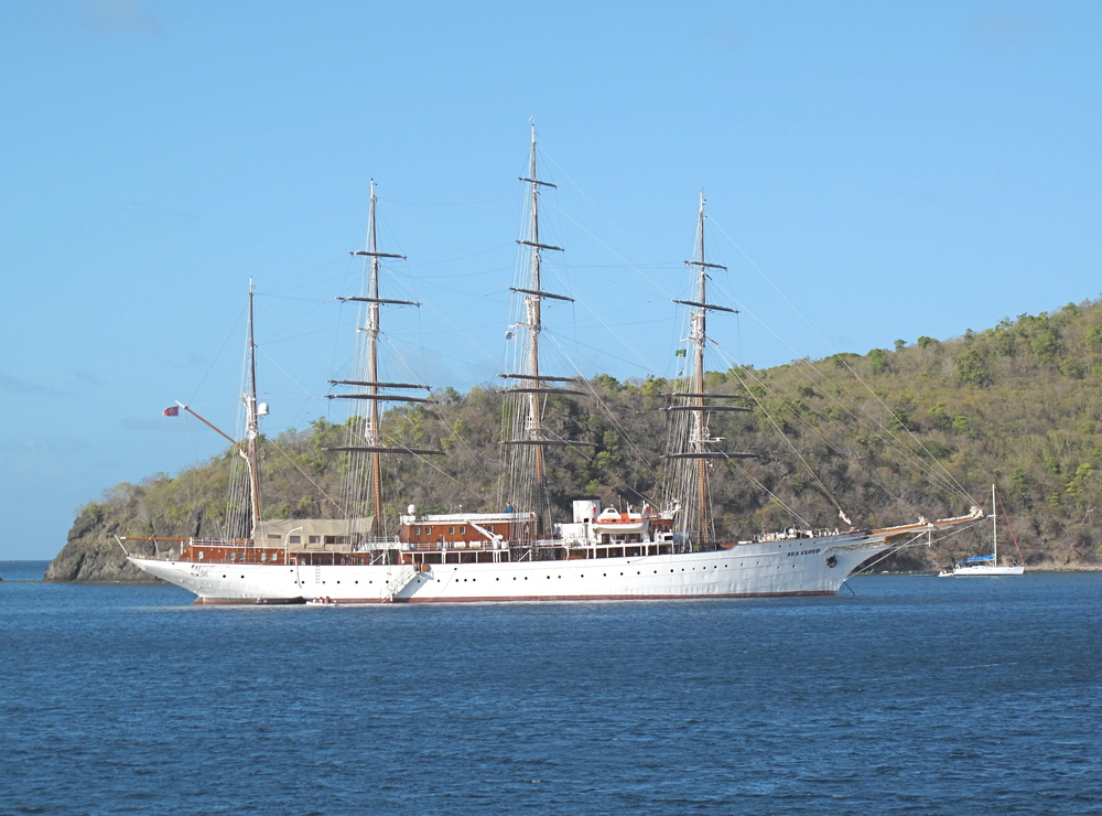 Sea Cloud liegt vor Anker