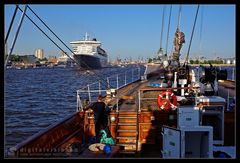 Sea Cloud meets Queen Mary 2