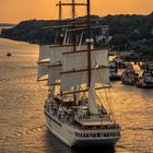 Sea Cloud Spirit verlässt den Hamburger Hafen