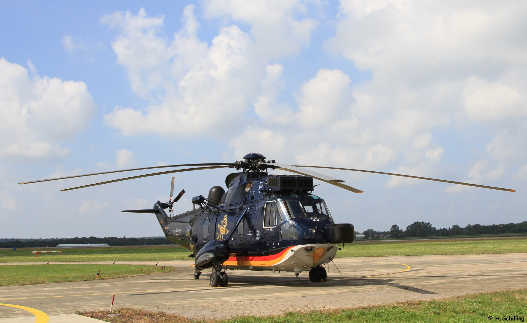 Sea King 89 + 55 in der Sonderlackierung "100 Jahre Marineflieger" Teil II