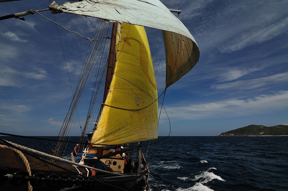 Sea Shell - Sailing the Seychelles around Pralin