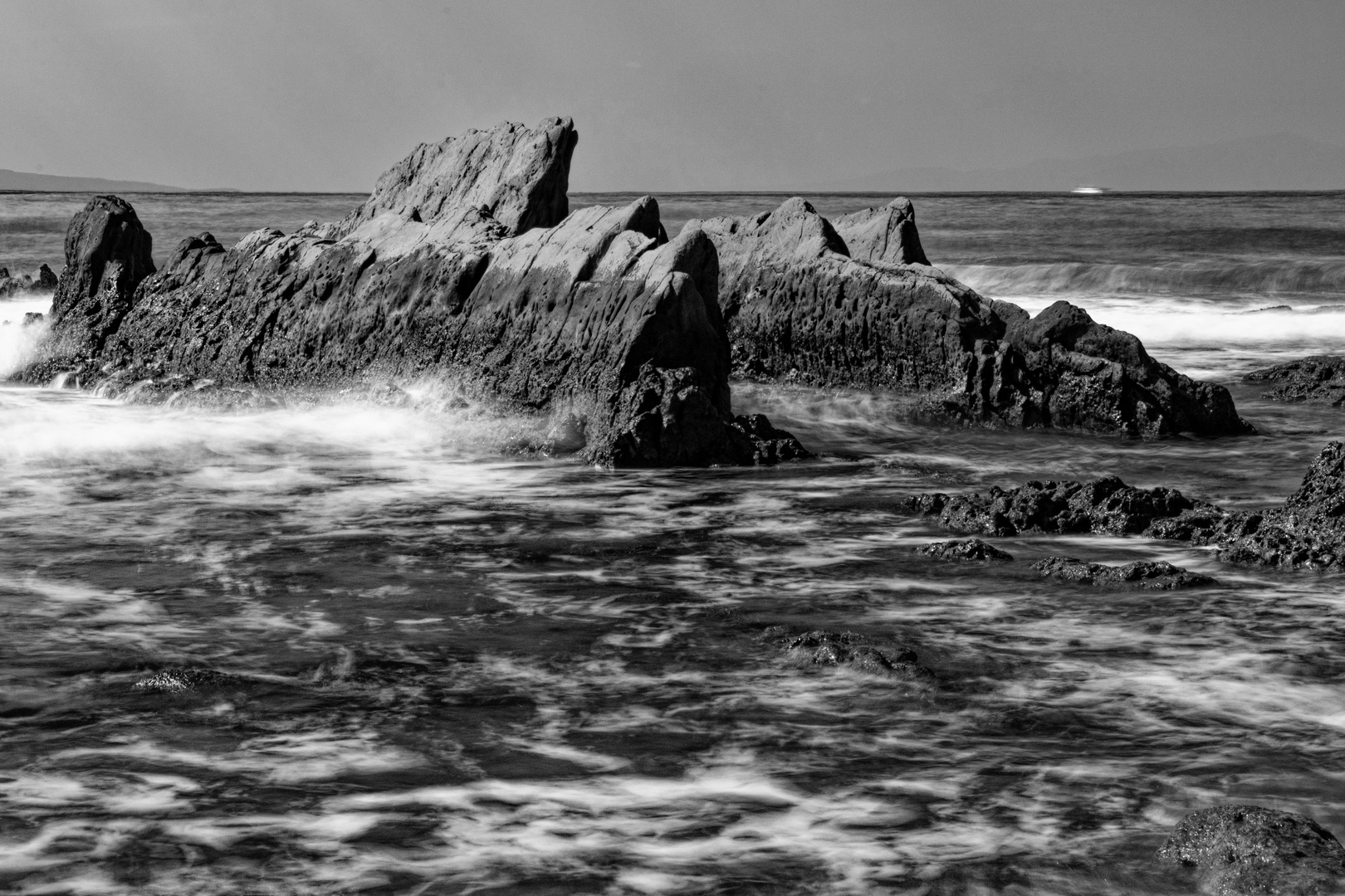 Sea with rocks -4