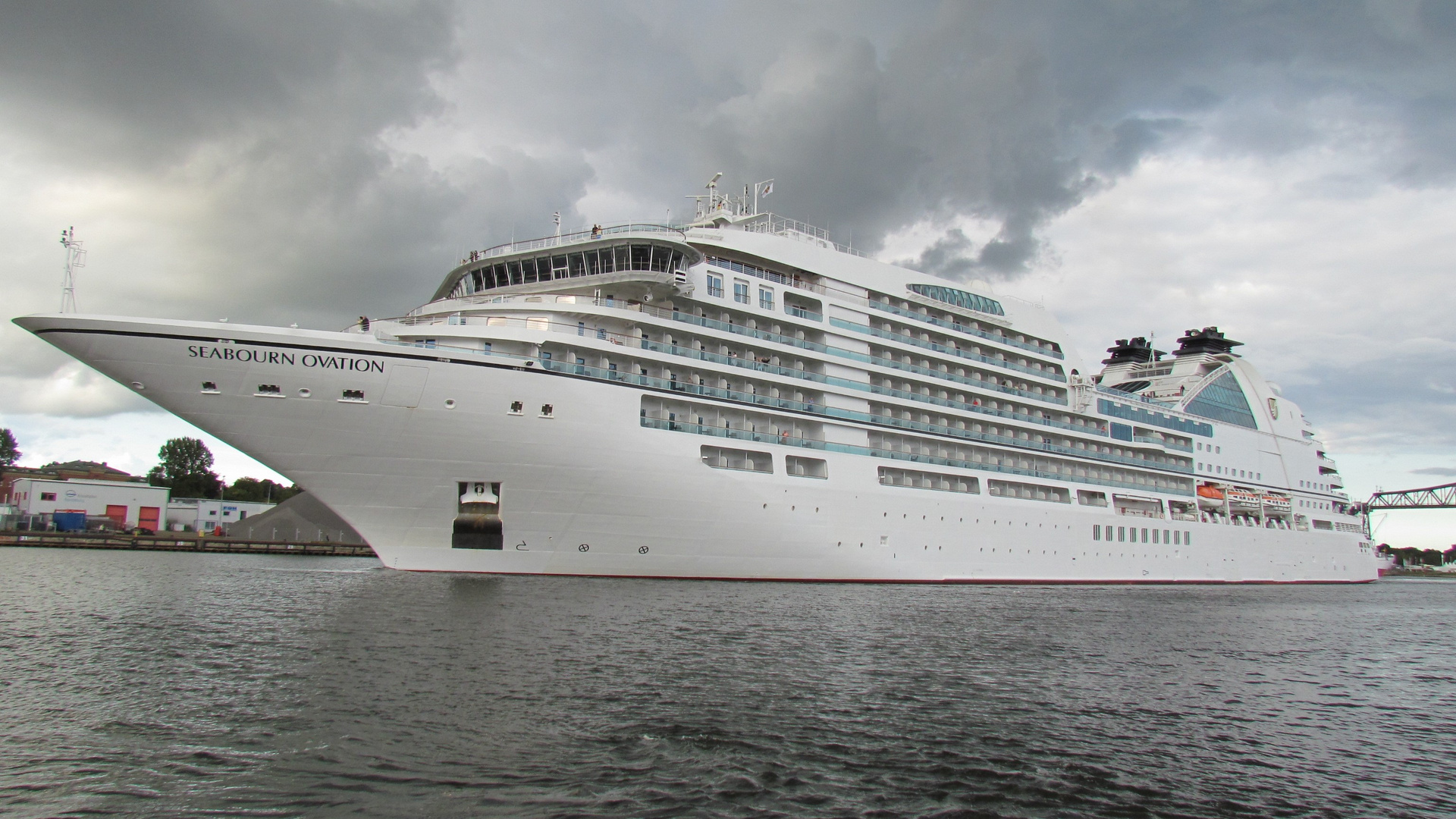 Seabourn Ovation  - Kiel Canal 2019