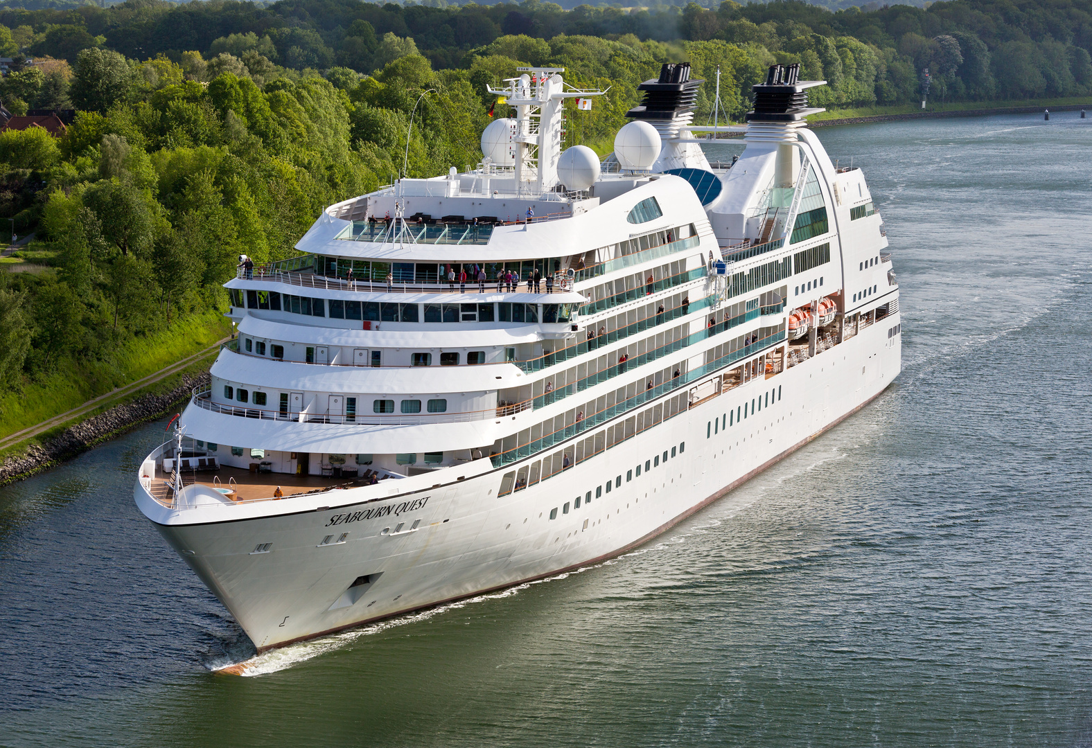 SEABOURN QUEST...