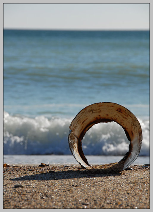 sea,sand and leaky bucket