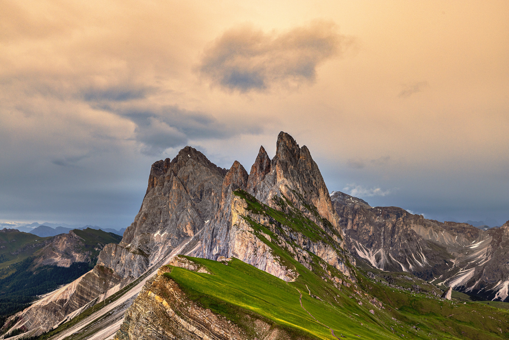 Seceda am Abend