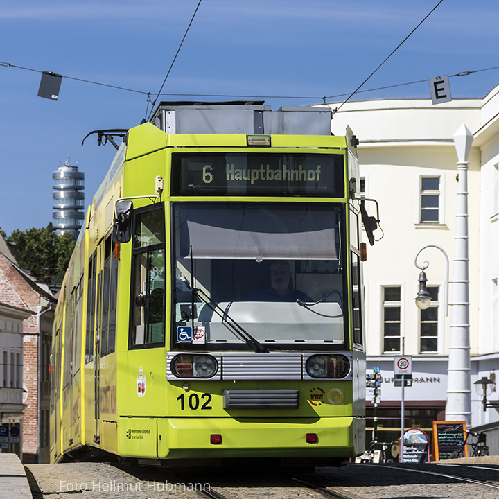 SECHS ZUM HBF