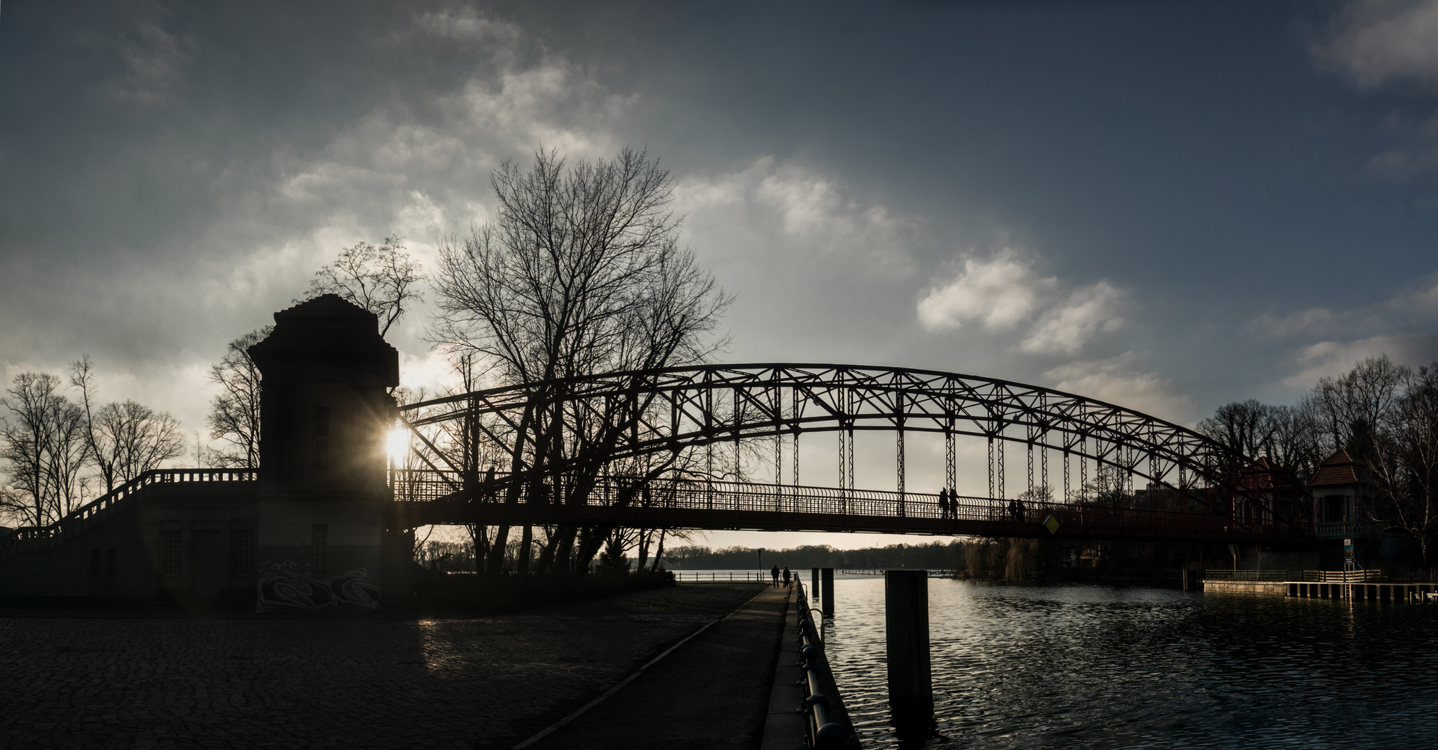 Sechserbrücke im Gegenlicht