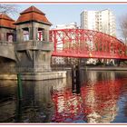 Sechserbrücke in Berlin Tegel im Nachmittagslicht  (II)