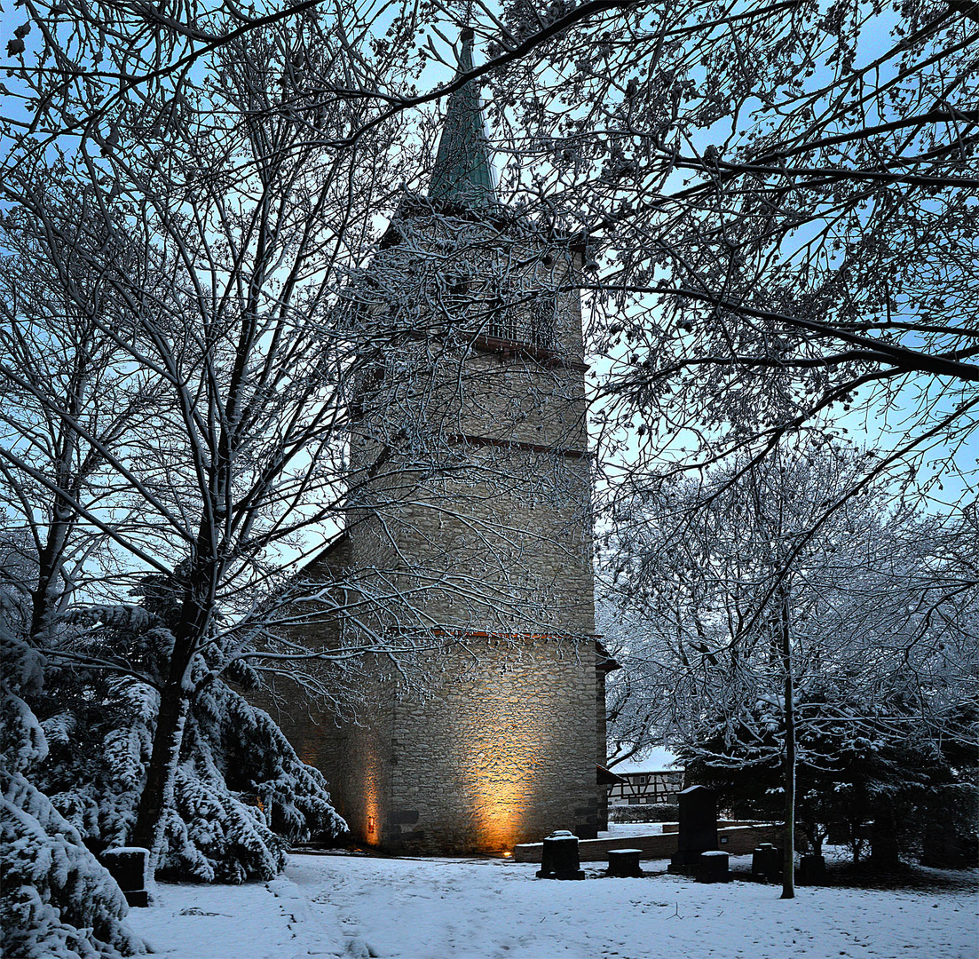 Seckbach Marienkirche im Winter