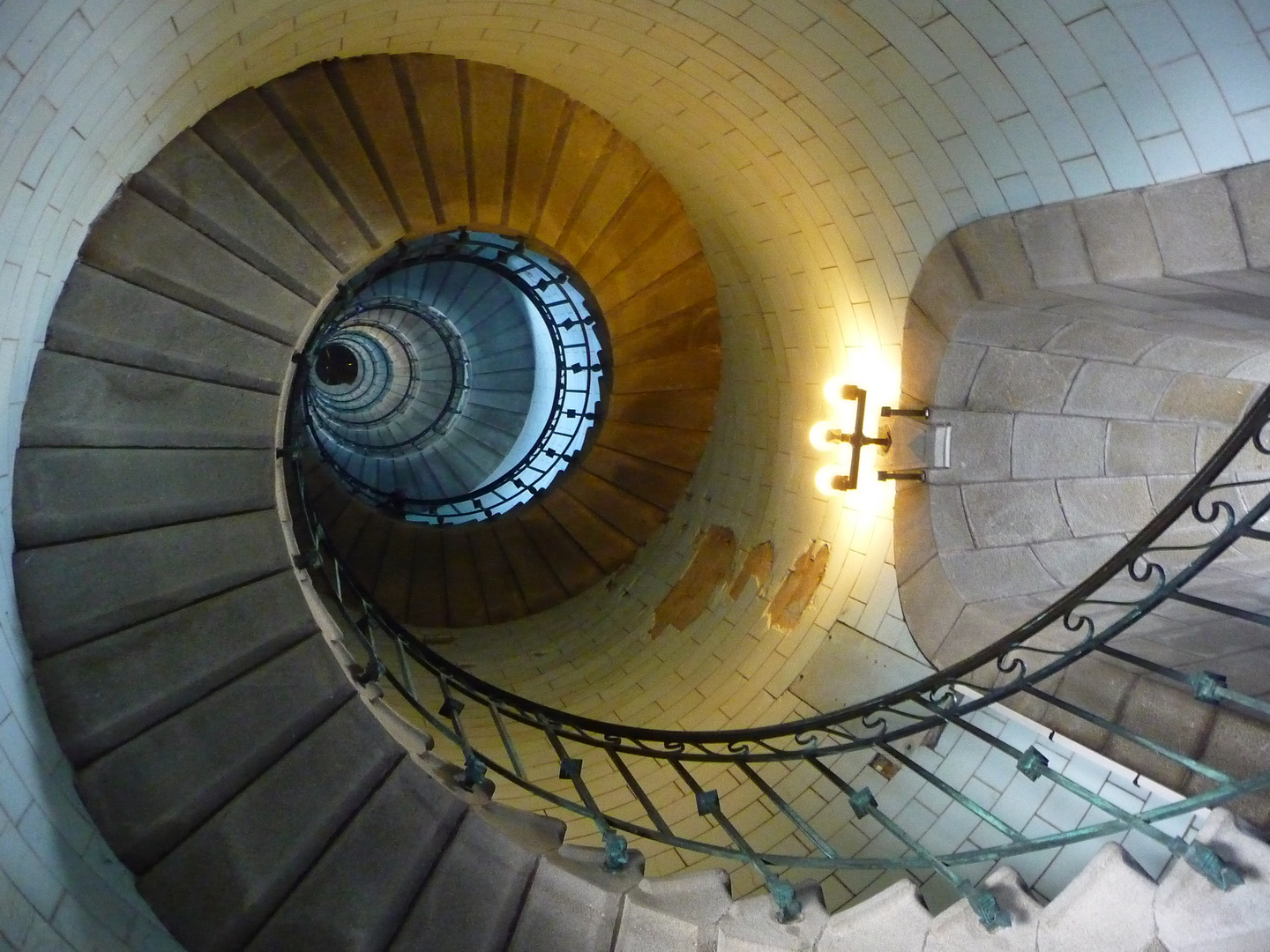 Section de nautilus ou phare avant la montée des 300 marches