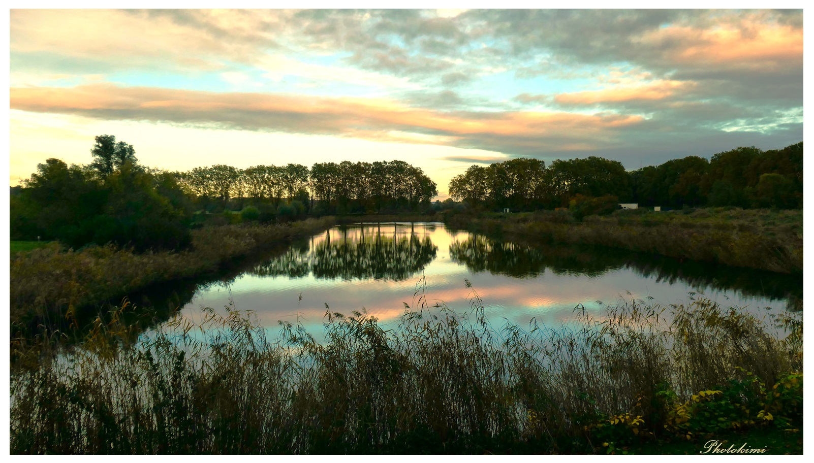 Sedimentbecken im Abendlicht