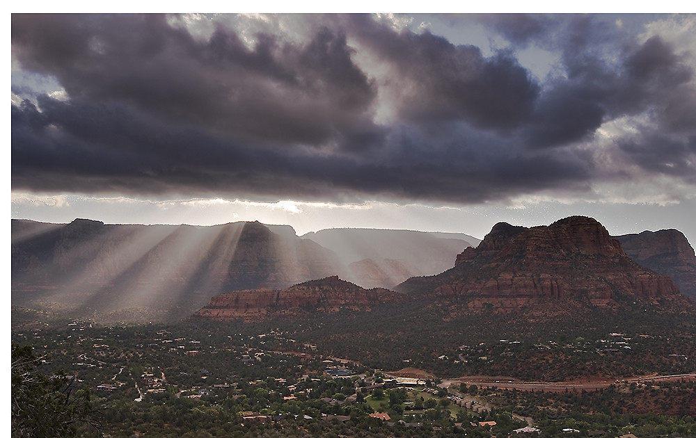 +++ Sedona - Approaching Storm +++