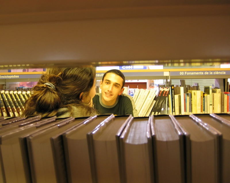 seduzione in biblioteca