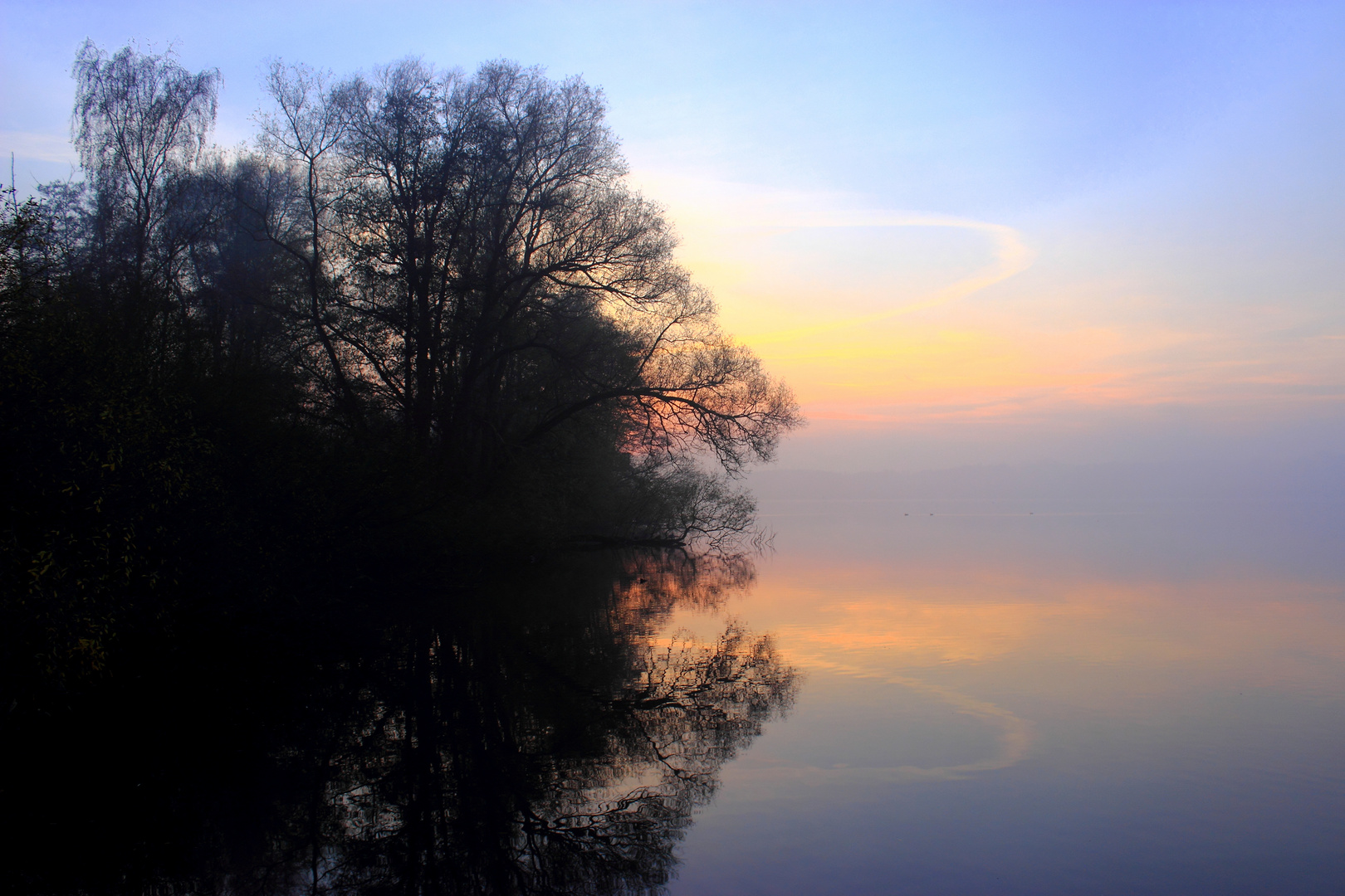 See beim Sonnenaufgang