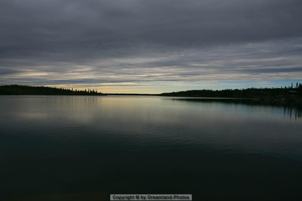 See etwas 25 km nordöstlich von Yellowknife am Highway 4