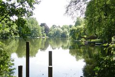 See im Park einer Villa in Berlin-Dahlem