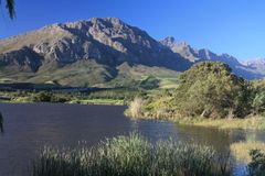 See mit Bergpanorama in Tulbagh 1