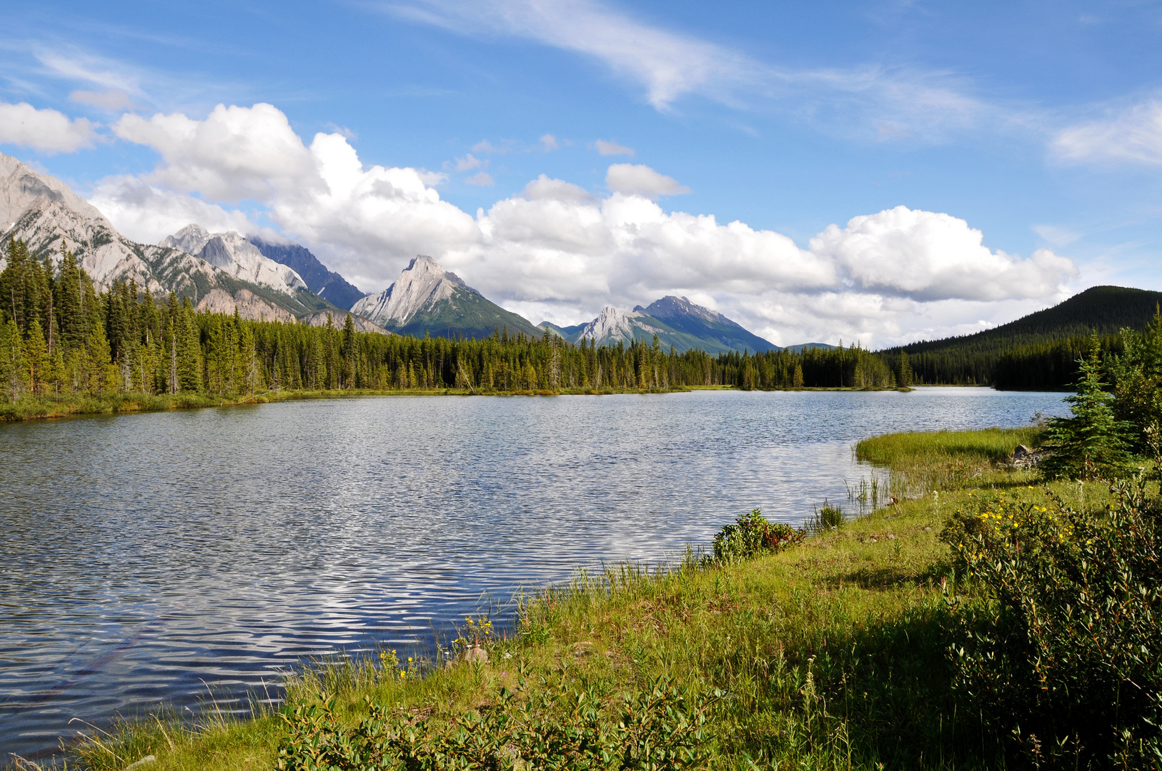 See und Berge in Kanada