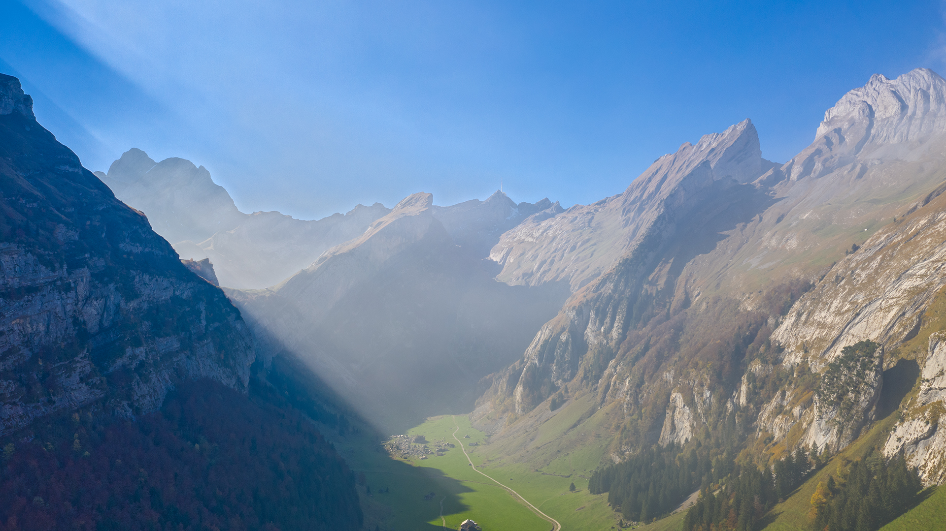 Seealpsee_mit_Säntis_I