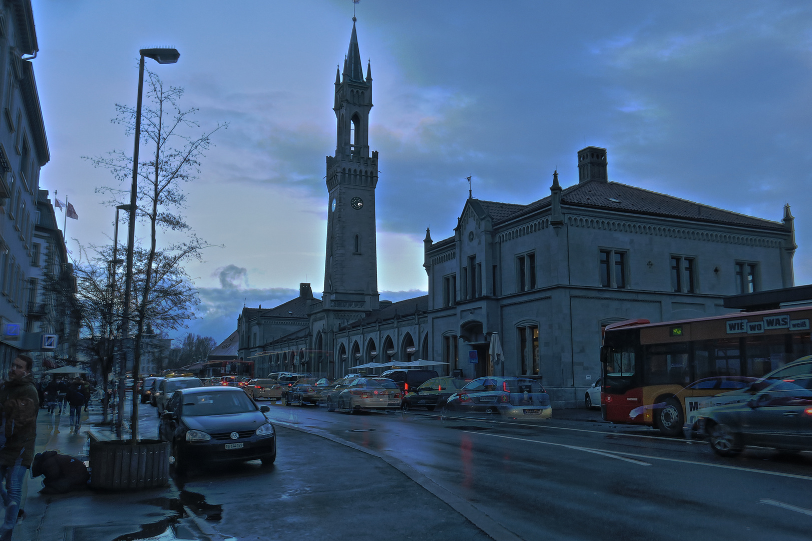 Seebahnhof Konstanz am Abend