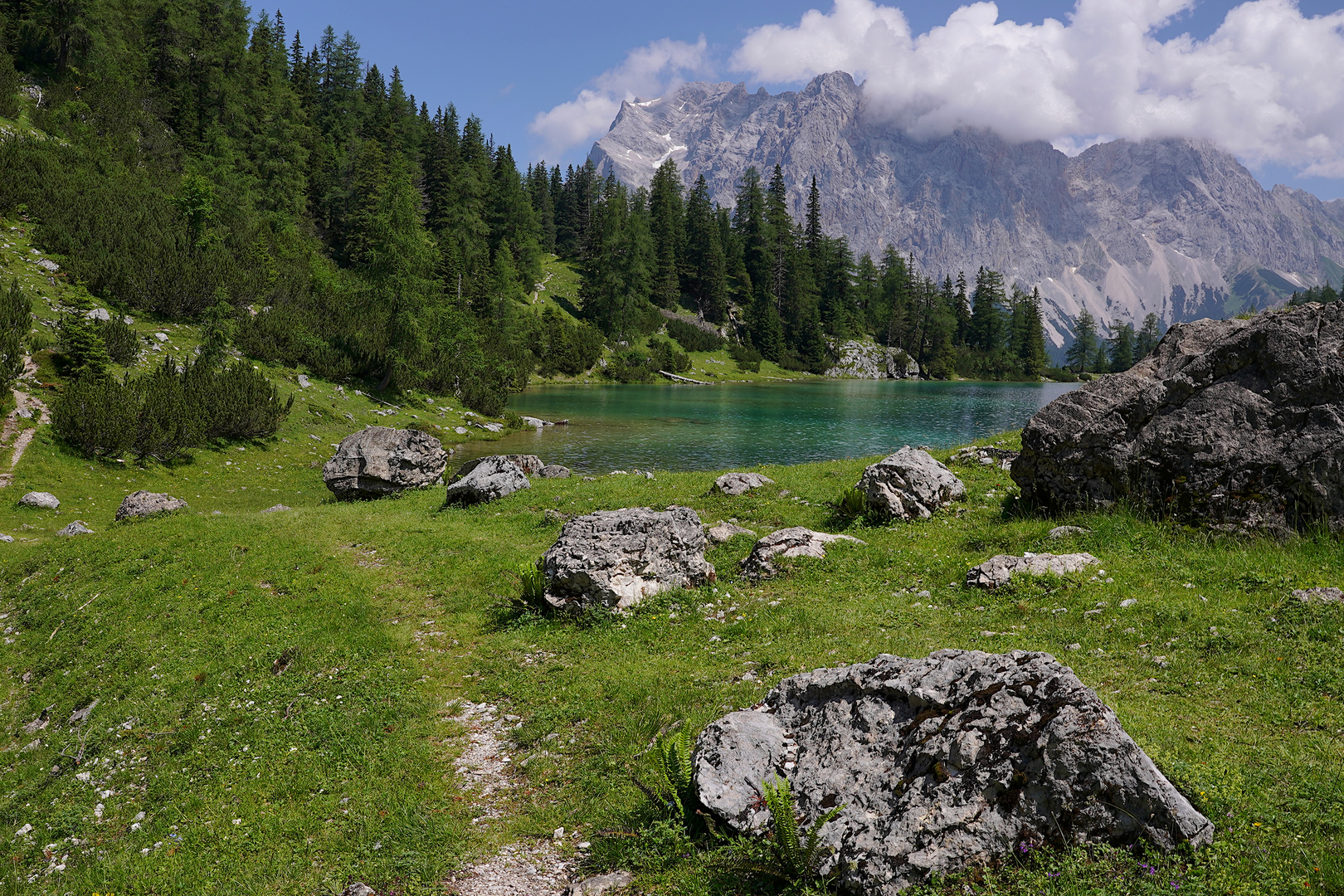 Seebensee mit Zugspitzmassiv