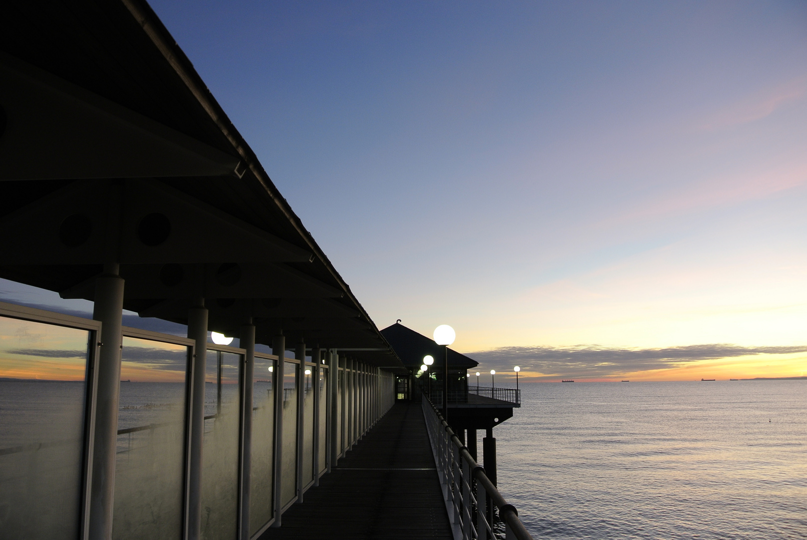 Seebrücke am Morgen