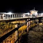 Seebrücke bei Nacht