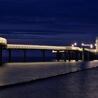 Seebrücke bei Nacht