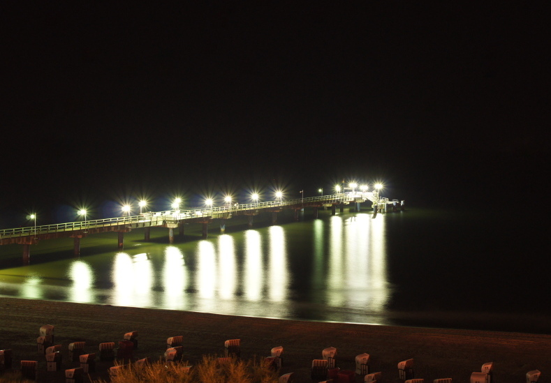 Seebrücke bei Nacht auf Usedom