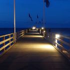 Seebrücke bei Nacht