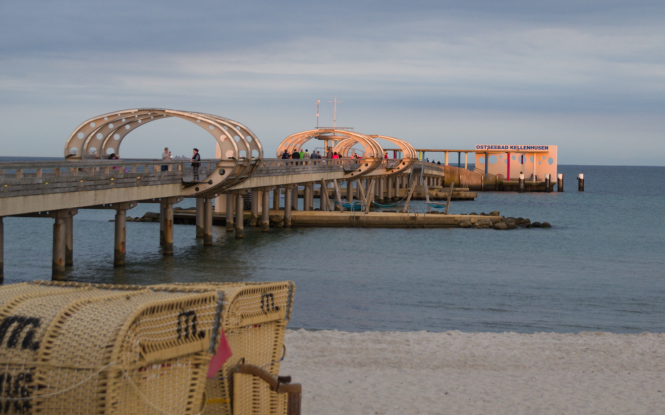 Seebrücke bei Sonnenuntergang