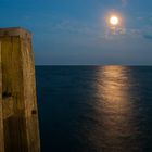 Seebrücke bei Vollmond