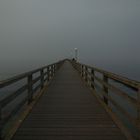 Seebrücke im Nebel