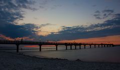 Seebrücke im Sonnenuntergang