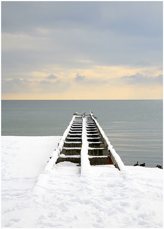 Seebrücke im Winter